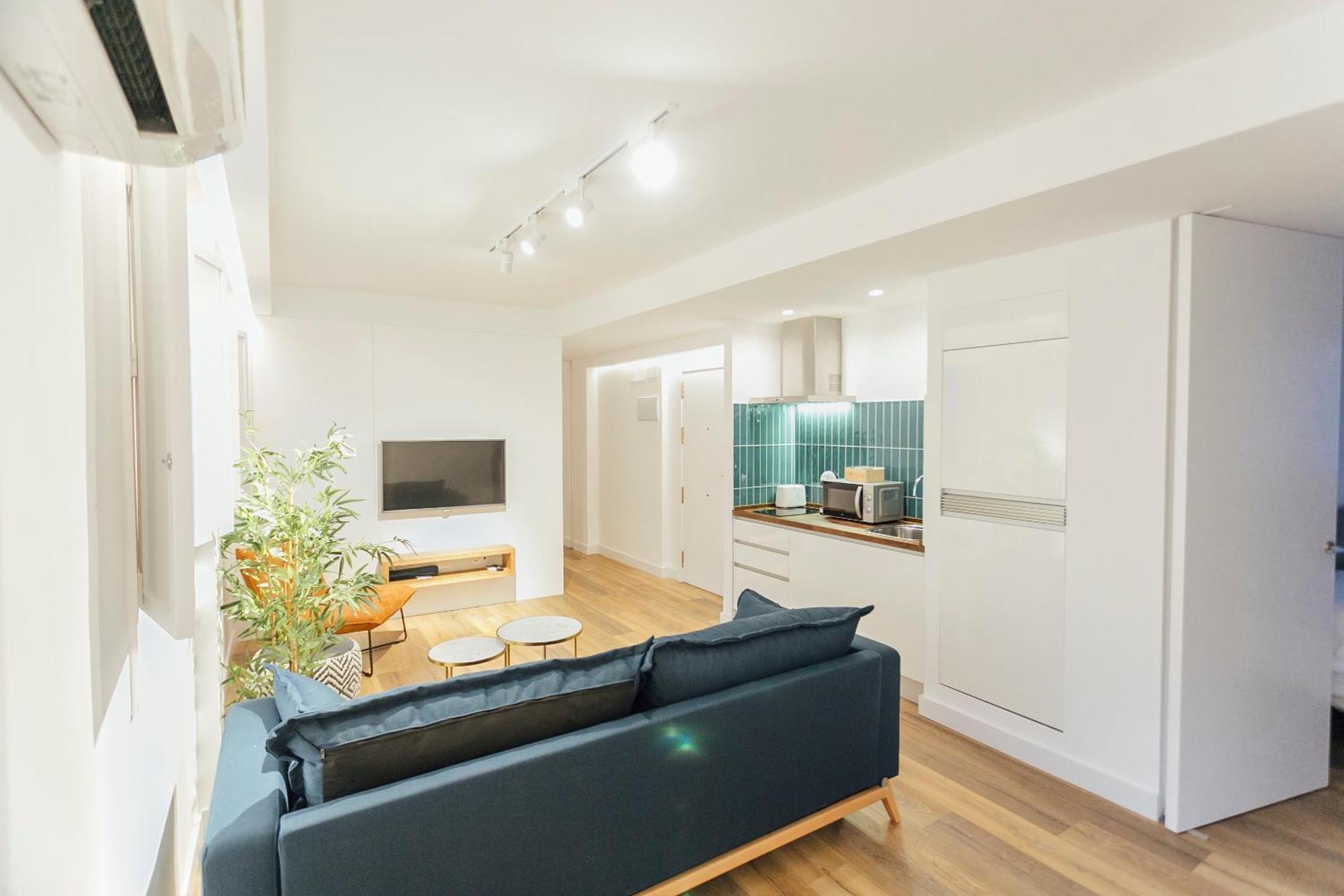 Апартаменты Decorated And Renovated- 2Bd 2Bth- Center Севилья Экстерьер фото